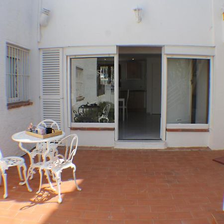 Agi Port De Rosas Apartment Luaran gambar