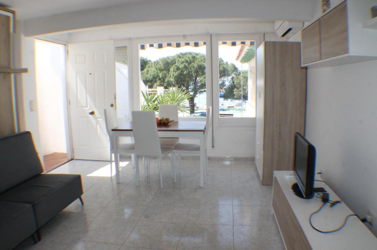 Agi Port De Rosas Apartment Luaran gambar