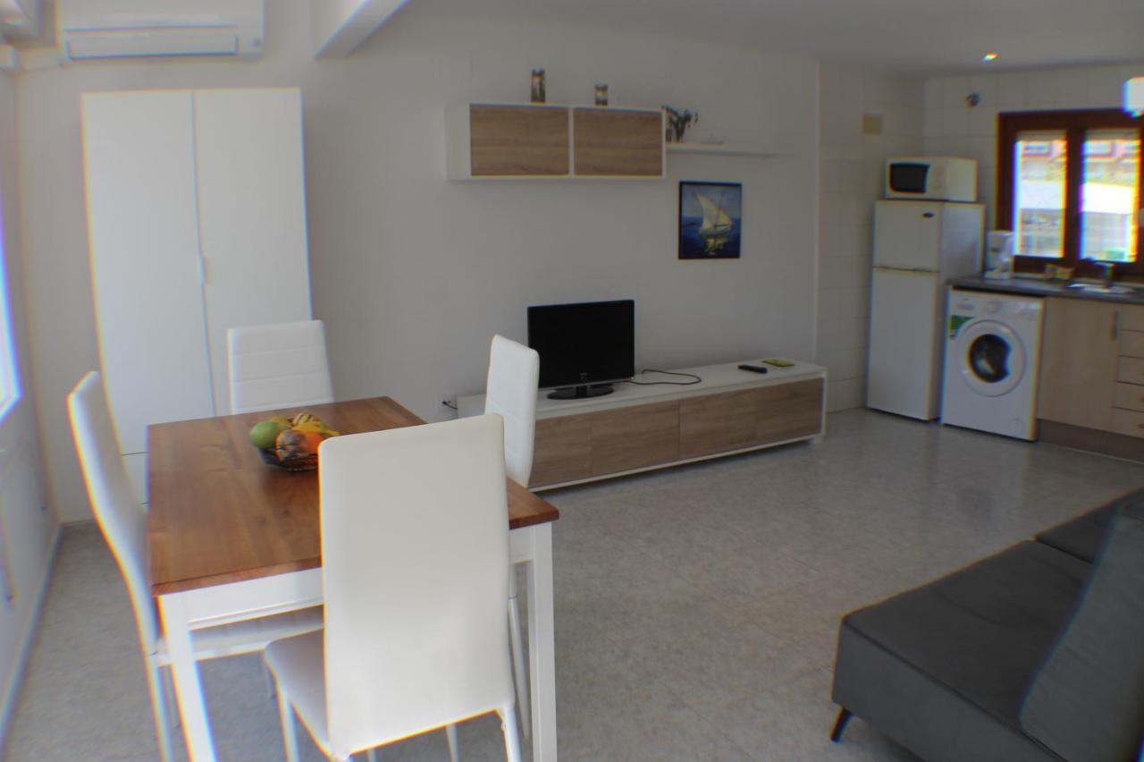 Agi Port De Rosas Apartment Luaran gambar