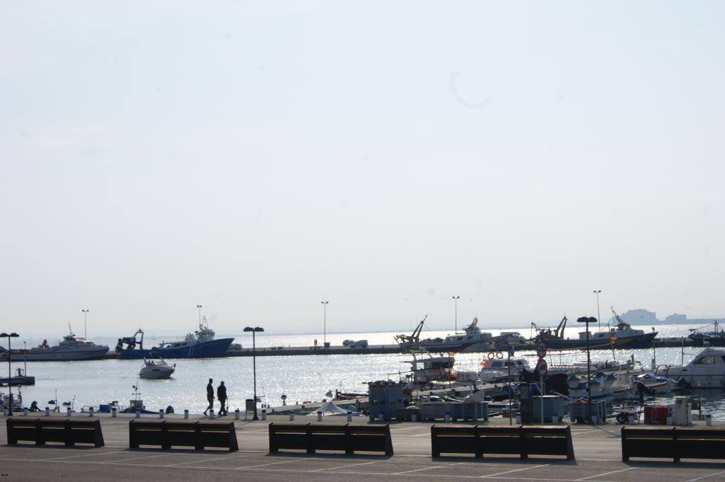 Agi Port De Rosas Apartment Luaran gambar